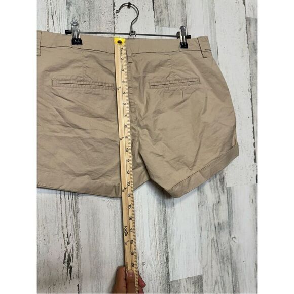 Old navy khaki shorts - Picture 7 of 8